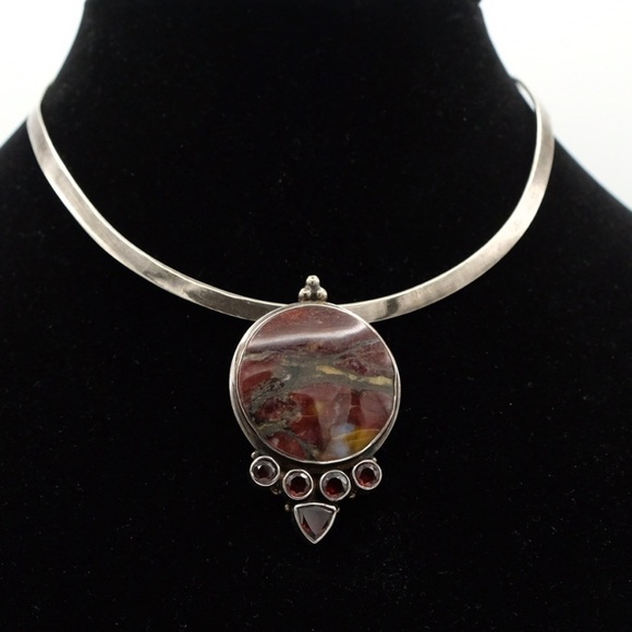 Stunner that shifts in LIGHT .925 Sterling Silver With 5 Garnet stones & Jasper - Picture 2 of 16